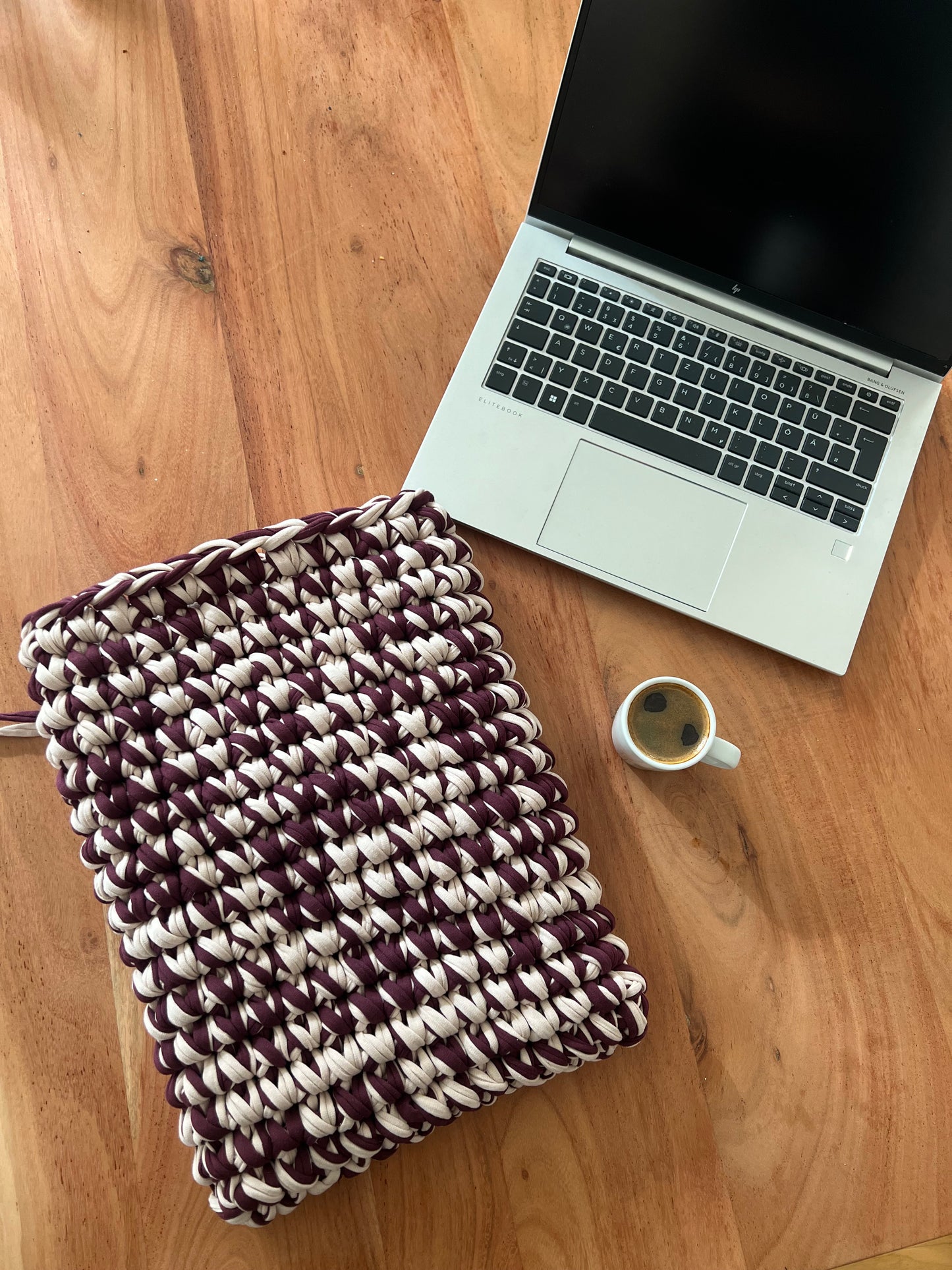 Nerea Laptop Case - Wine Red/ Beige - Vertical Opening